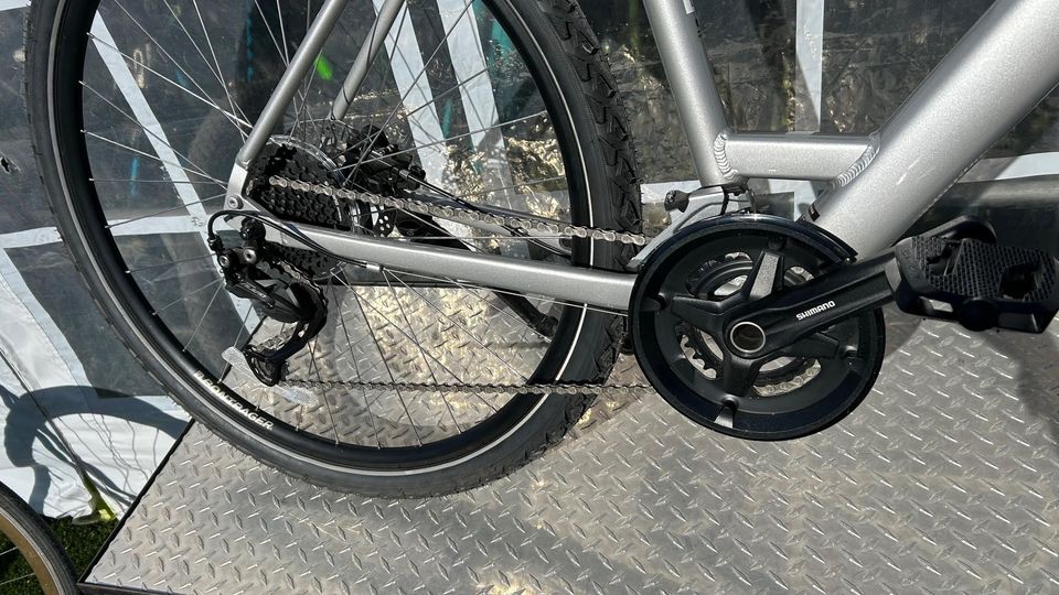 2022 TREK VERVE 3 LOWSTEP HYBRID BIKE SIZE LARGE