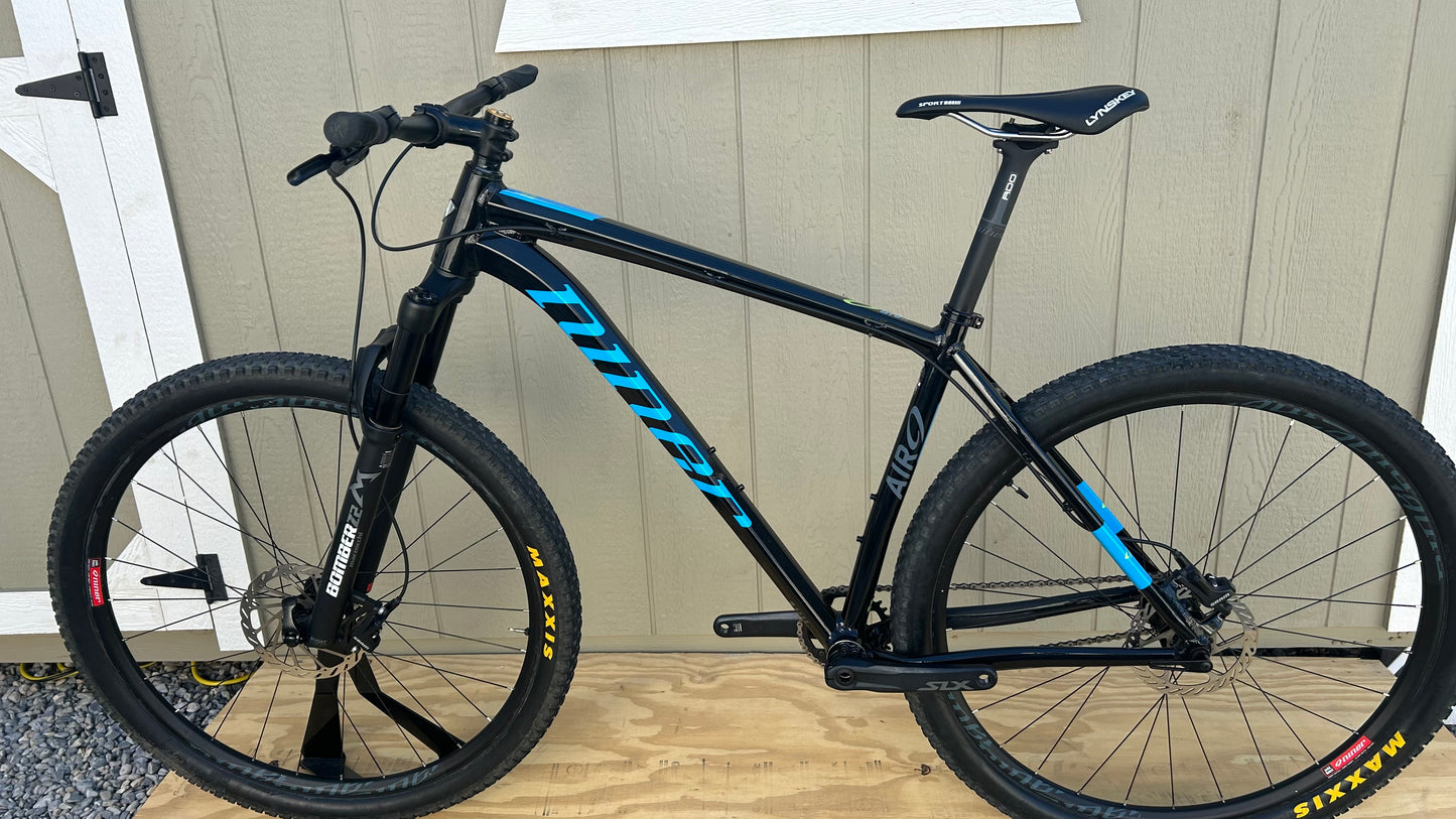 2019 Niner Air 9 Single Speed Large Mountain Bike Black/Blue