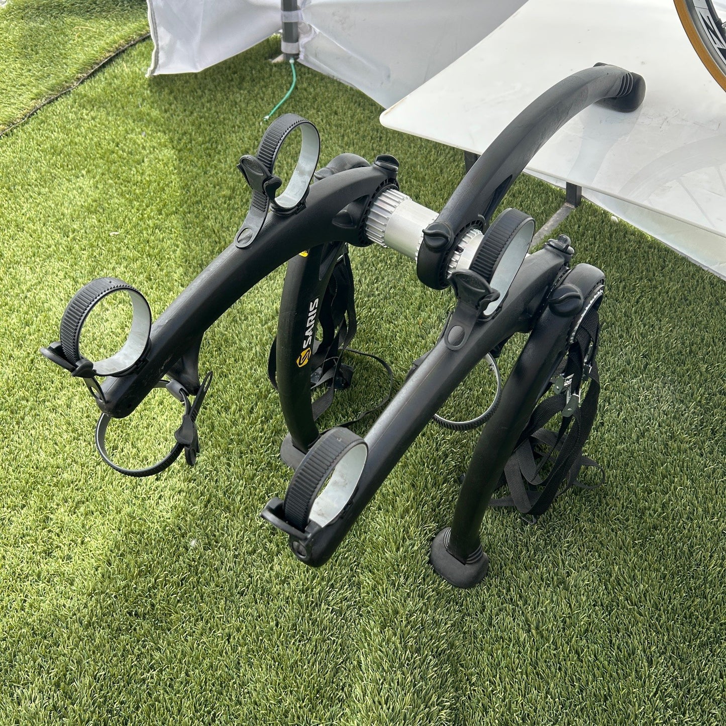 Saris Bones Trunk Rack 2 bikes Grey
