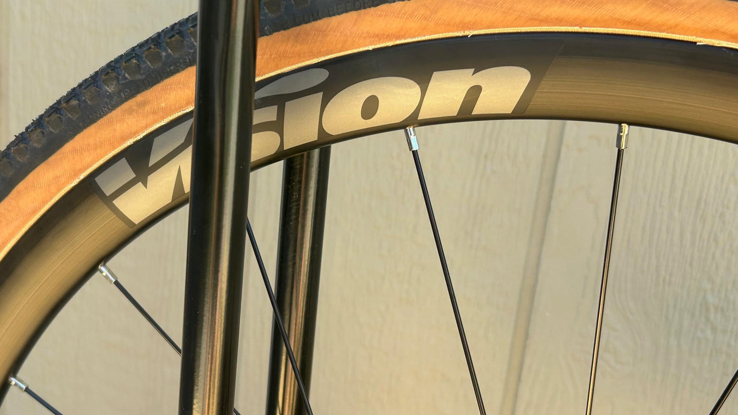 2021 GIANT REVOLT ADVANCED PRO 1 M/L GRX CARBON GRAVEL BIKE CUSTOM NEW WHEELS
