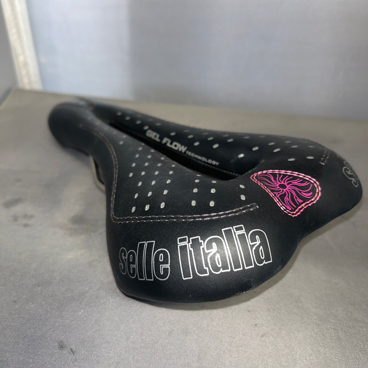 Selle Italia Diva Gel Superflow Saddle Black Tubular Vanox Rail Women Bike Seat