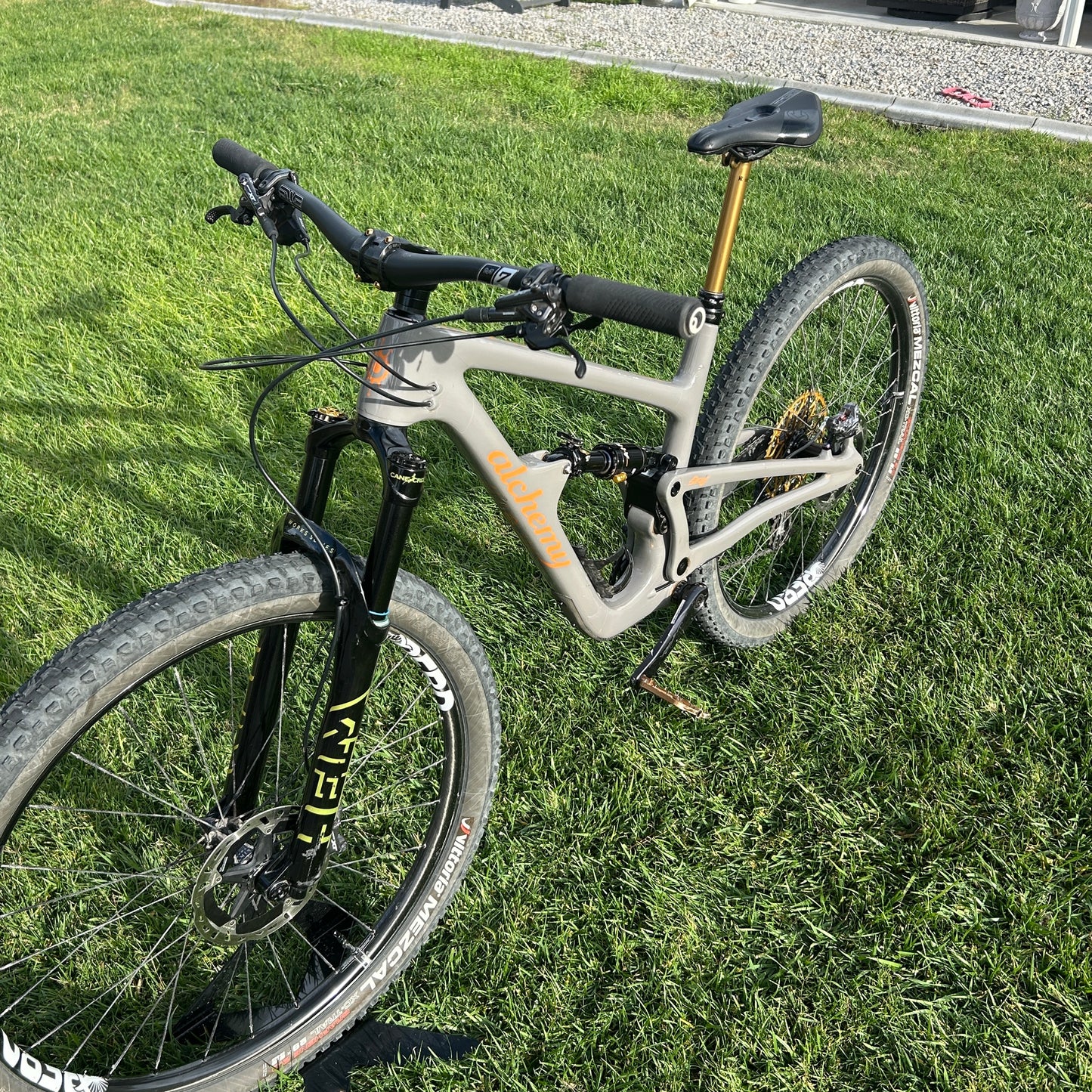 Alchemy Arktos 125 Custom Size Large Full Suspension Mountain Bike