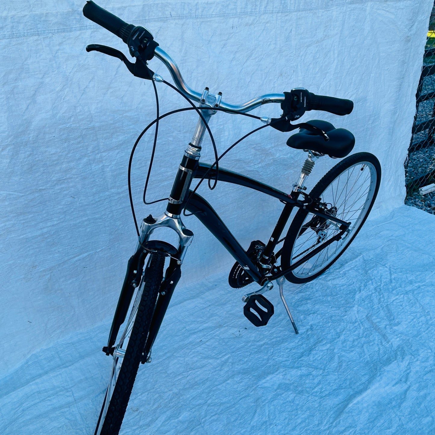 Specialized Globe Carmel 3 Comfort Hybrid Bike Medium