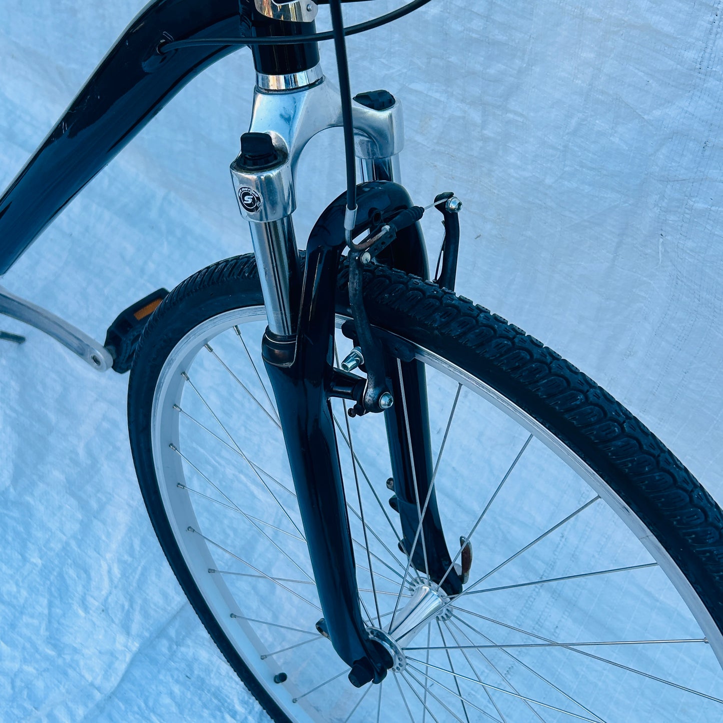 Specialized Globe Carmel 3 Comfort Hybrid Bike Medium