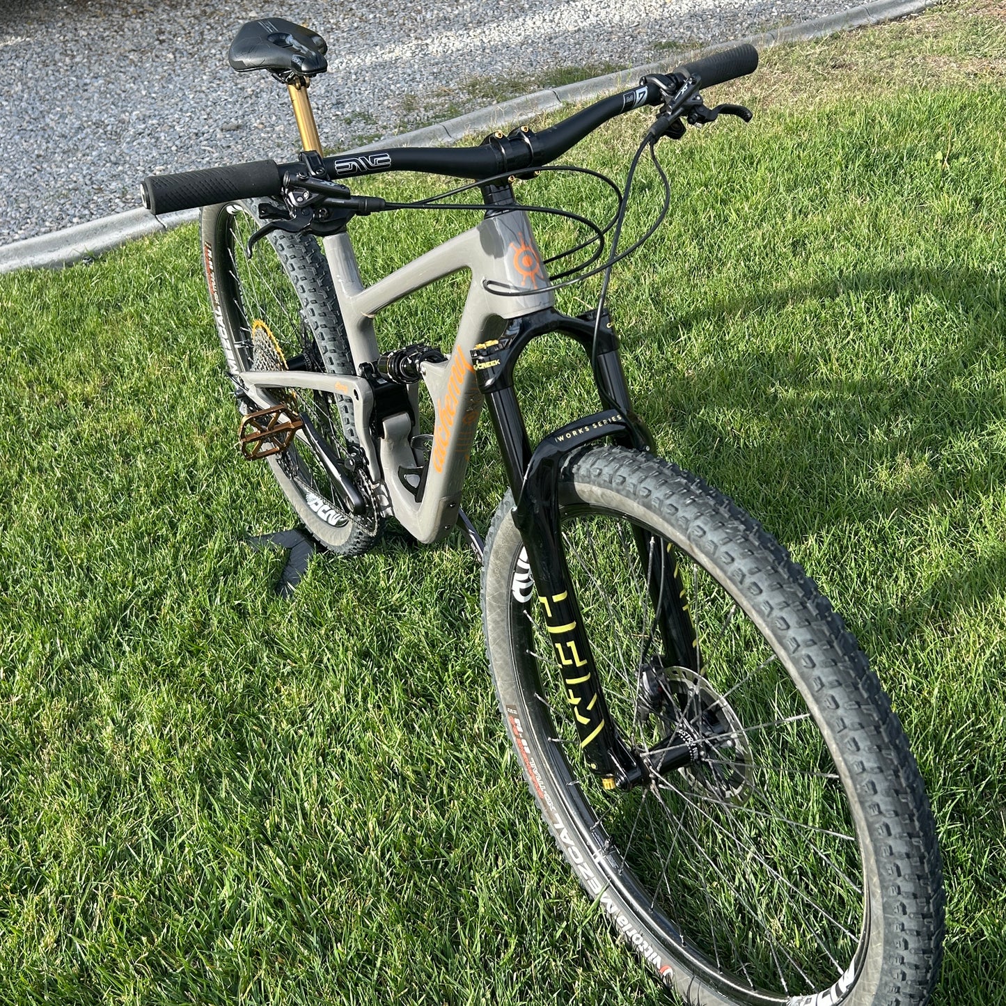 Alchemy Arktos 125 Custom Size Large Full Suspension Mountain Bike