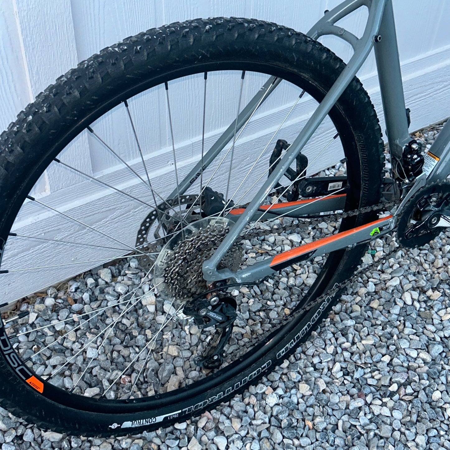 Cannondale Trail 7 Hardtail Mountain Bike Size Large Grey Used