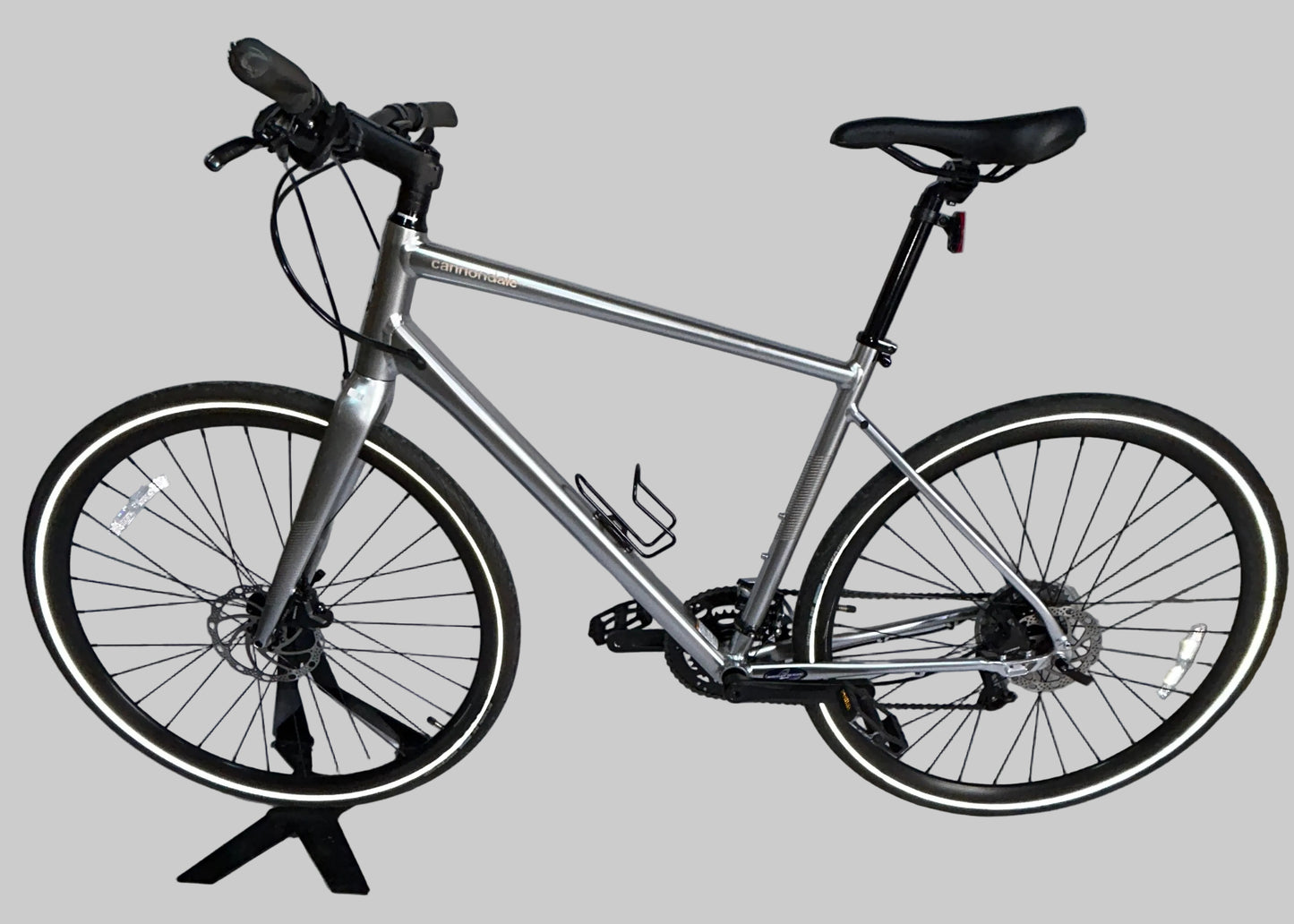 2023 Cannondale Quick 3 Silver Hybrid Bike Size Large