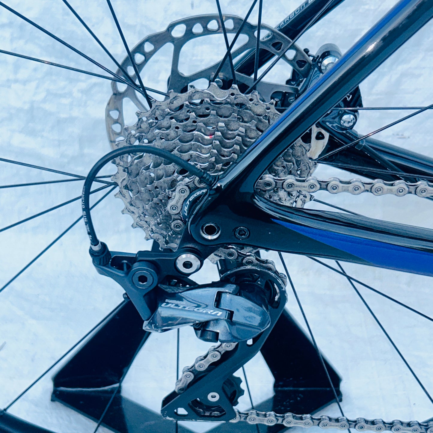 2018 Specialized Roubaix Expert Carbon Road Bike Blue 54 cm