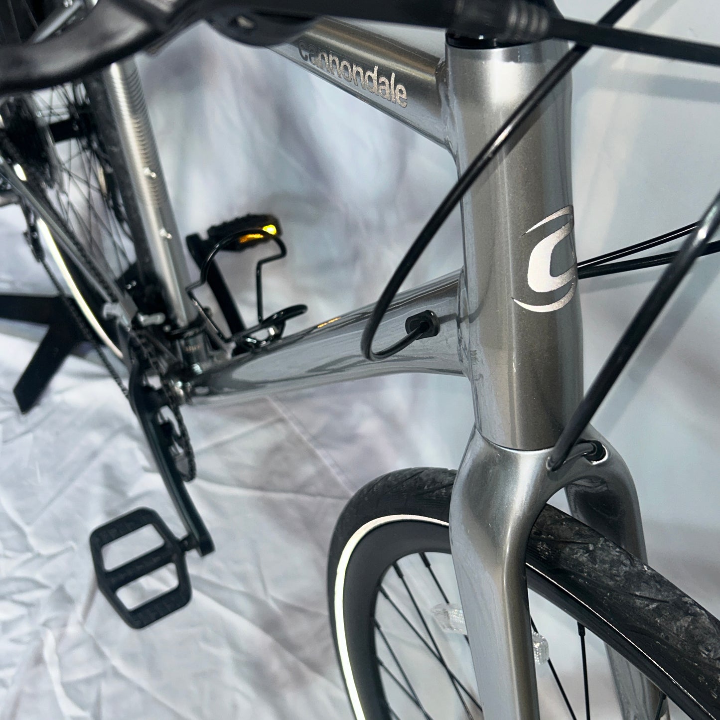 2023 Cannondale Quick 3 Silver Hybrid Bike Size Large
