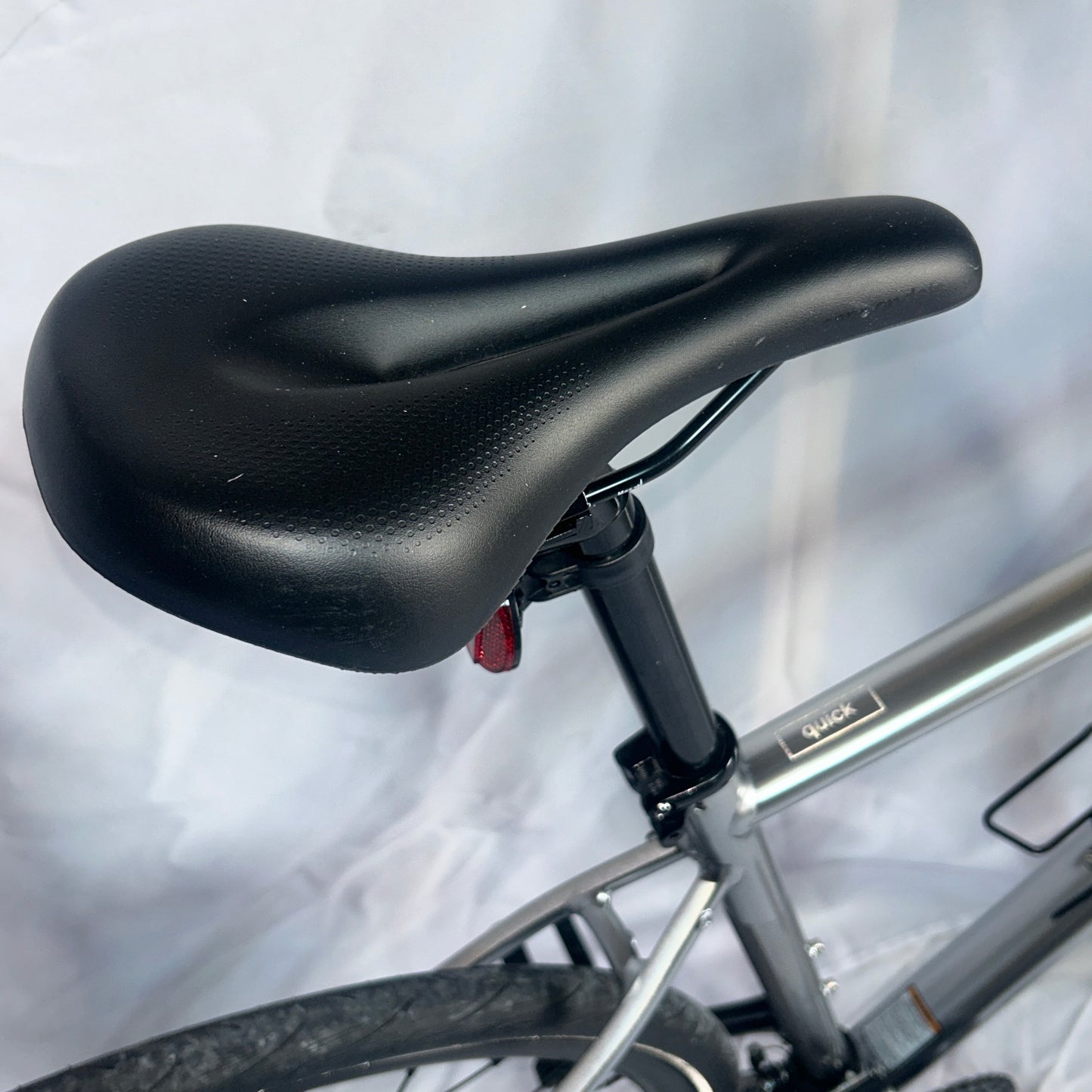 2023 Cannondale Quick 3 Silver Hybrid Bike Size Large
