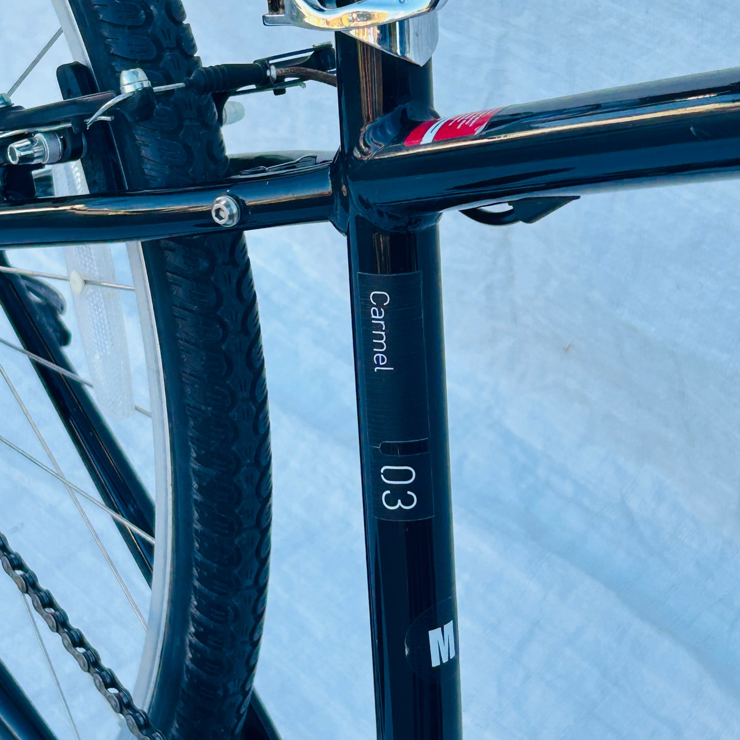 Specialized Globe Carmel 3 Comfort Hybrid Bike Medium