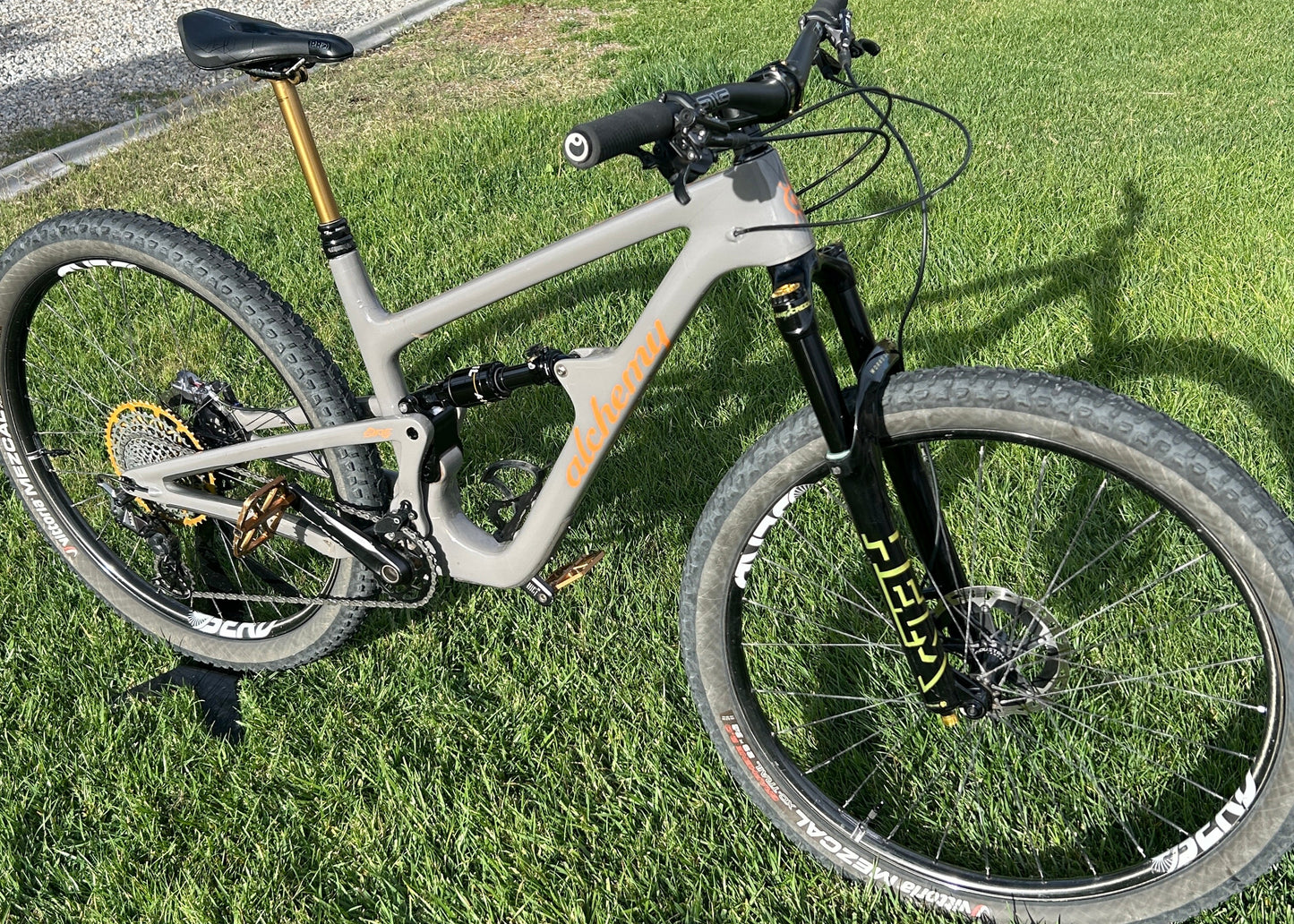Alchemy Arktos 125 Custom Size Large Full Suspension Mountain Bike