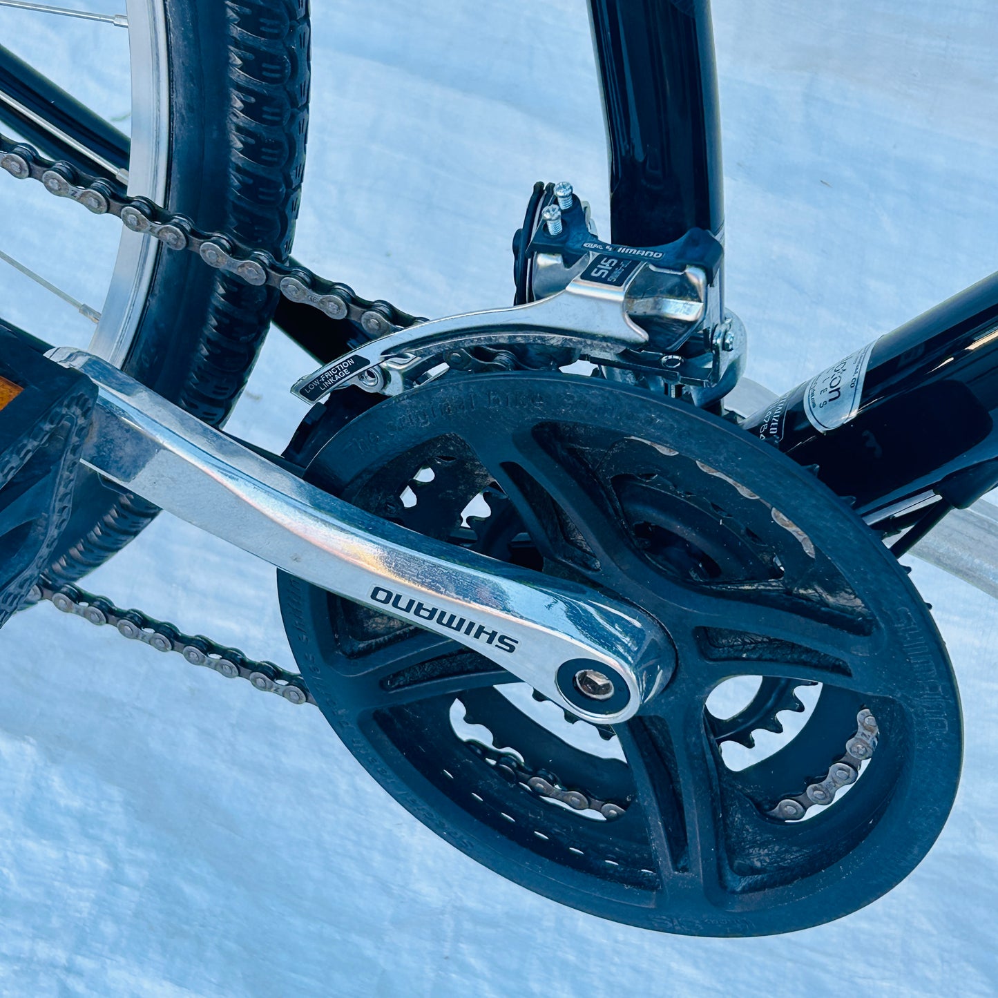 Specialized Globe Carmel 3 Comfort Hybrid Bike Medium