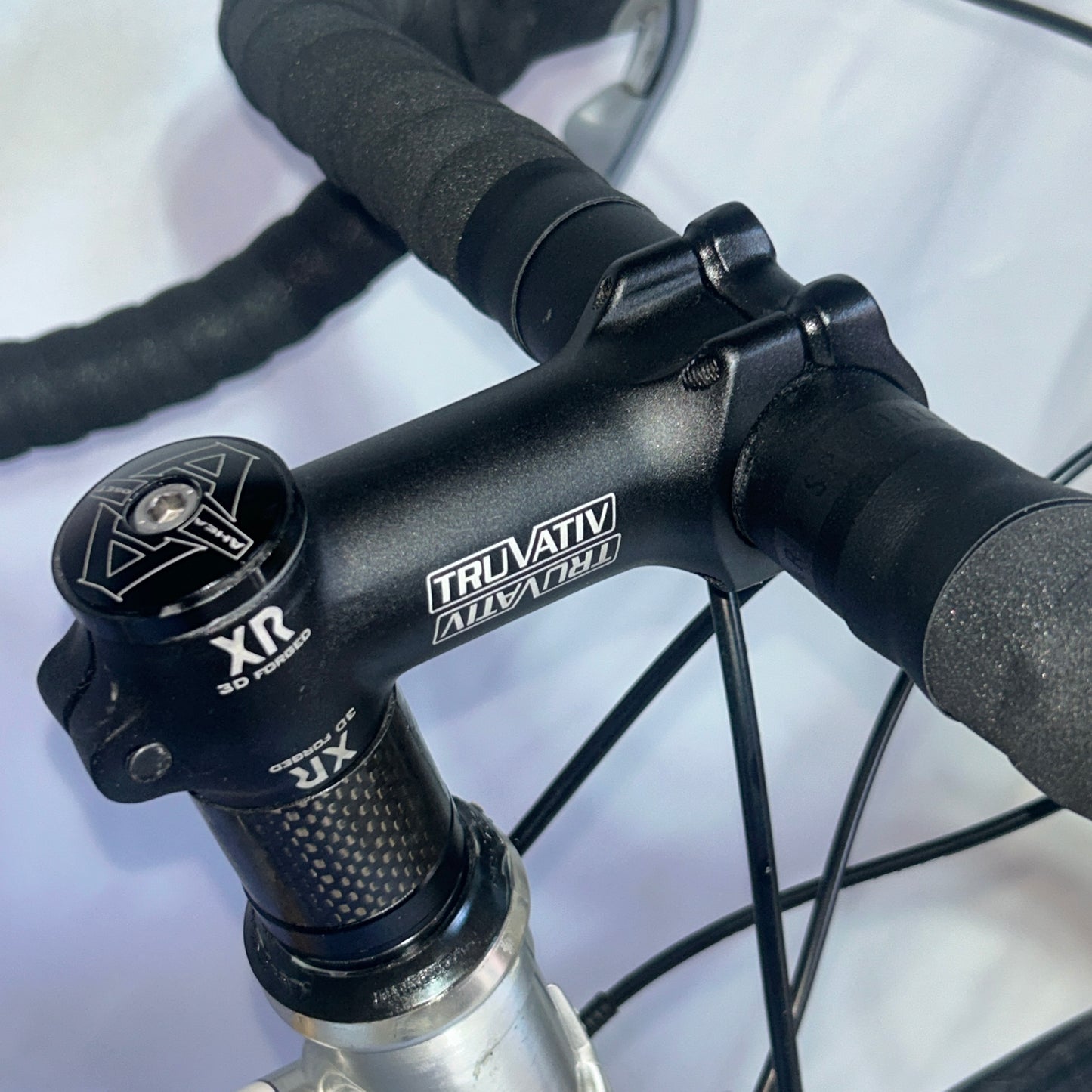 Airborne Road Bike 56cm Shimano 105 Carbon Fork Bontrager Wheels