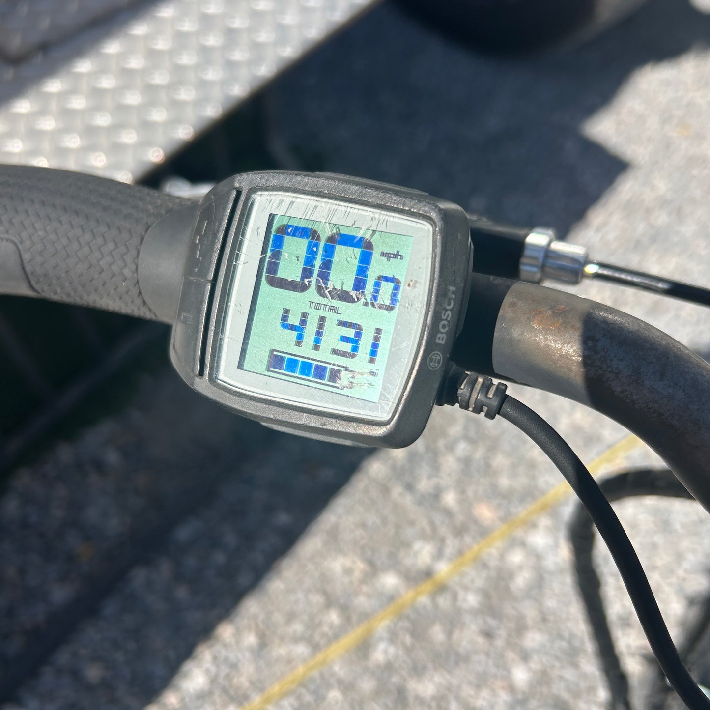 Izip Vibe 2.0 #28 Medium Grey 4,131 Miles Electric Bicycle