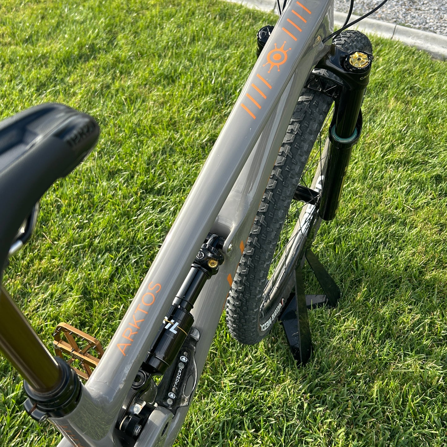 Alchemy Arktos 125 Custom Size Large Full Suspension Mountain Bike