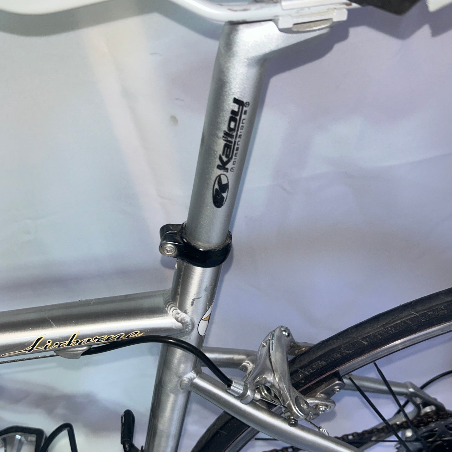 Airborne Road Bike 56cm Shimano 105 Carbon Fork Bontrager Wheels