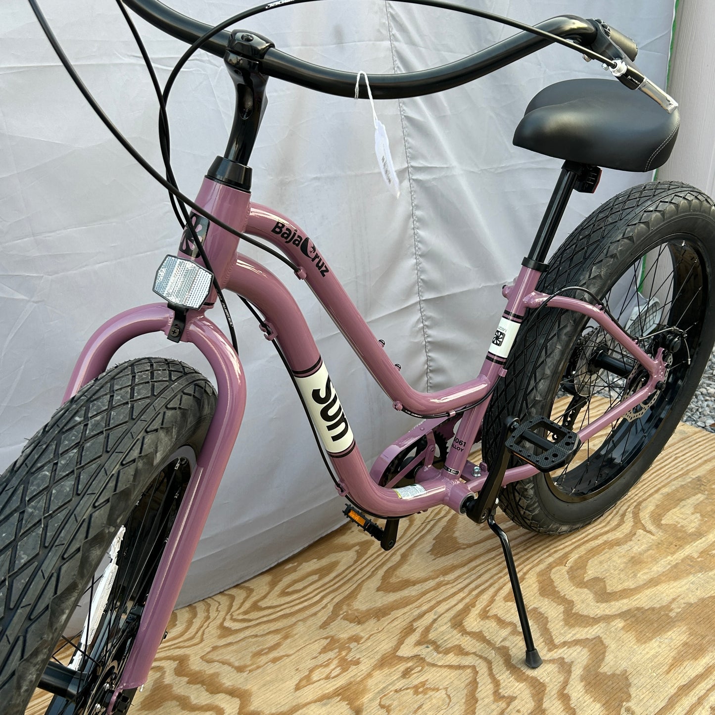 Sun Bicycles Baja Cruz 7 Speed 26" Beach Cruiser Twilight Purple