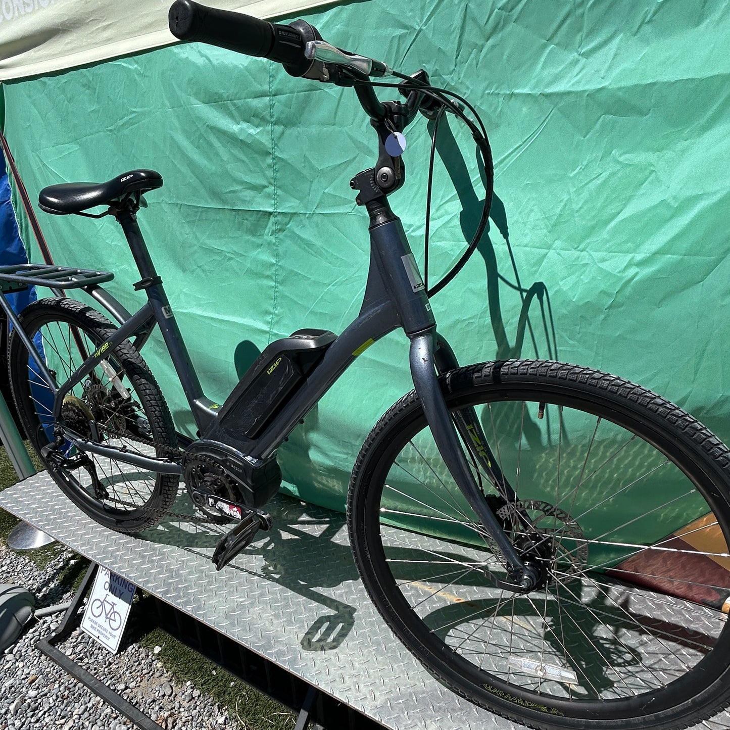 IZIP Vibe 2.0 Step-Thru eBike Medium Grey Refurbished 4,763 Miles #10