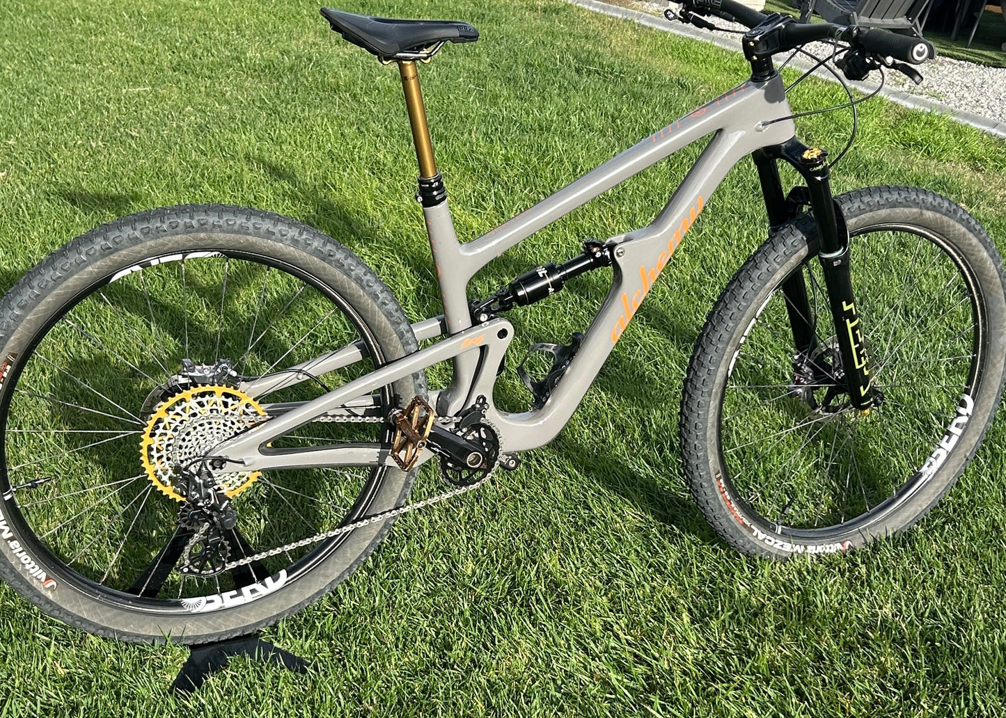 Alchemy Arktos 125 Custom Size Large Full Suspension Mountain Bike