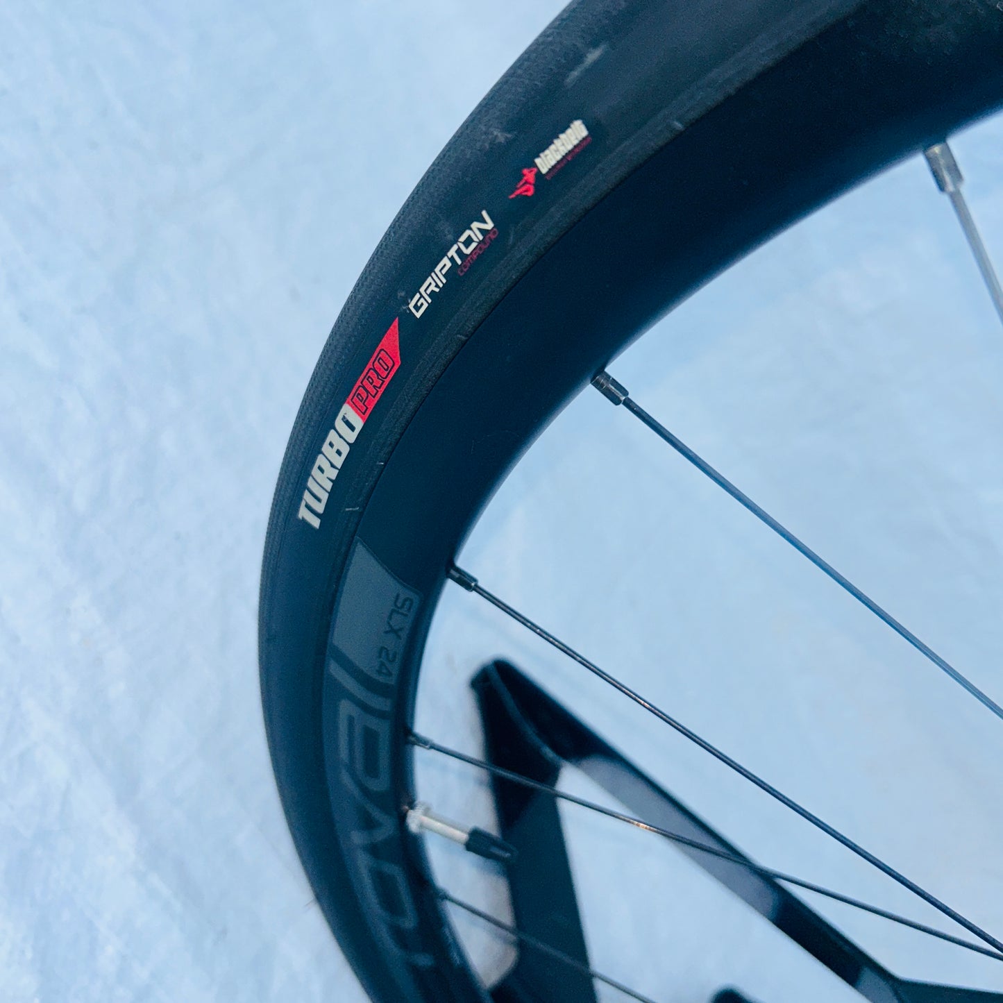 2018 Specialized Roubaix Expert Carbon Road Bike Blue 54 cm