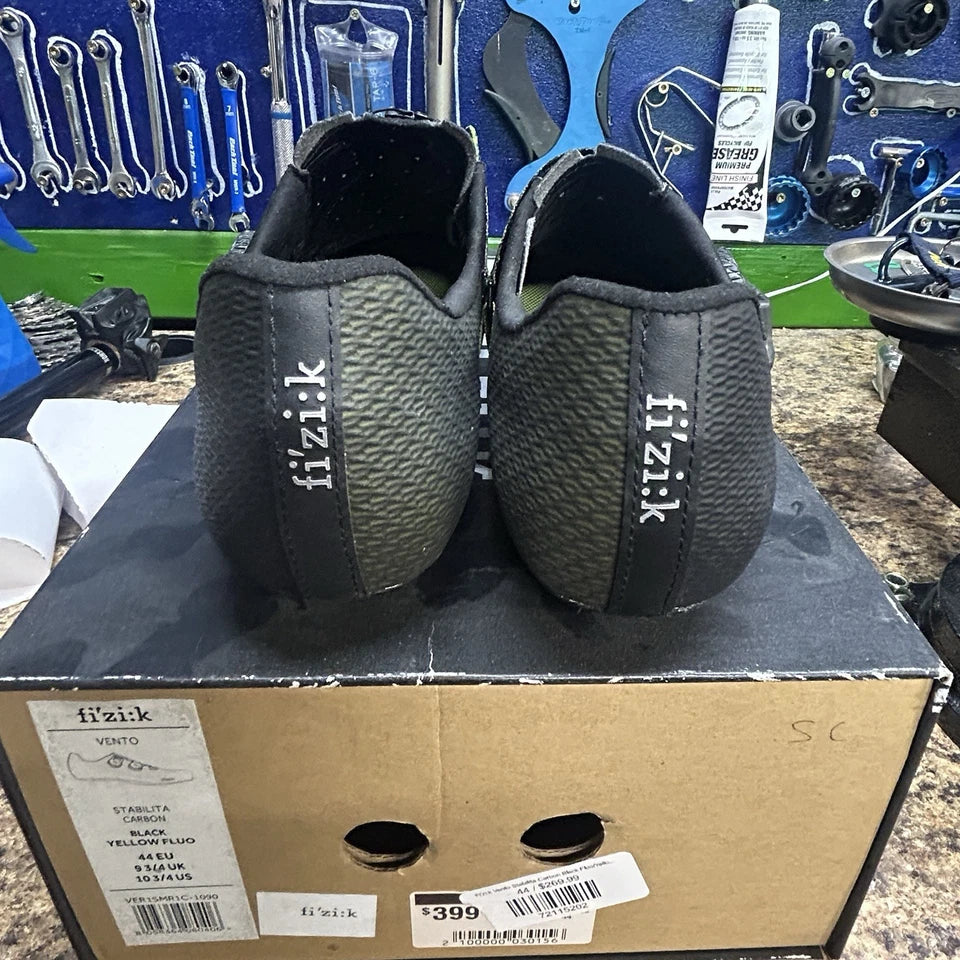 Fi'zi:k Vento Stabilita Carbon Black Fluo/Yellow Size 44 Used Once